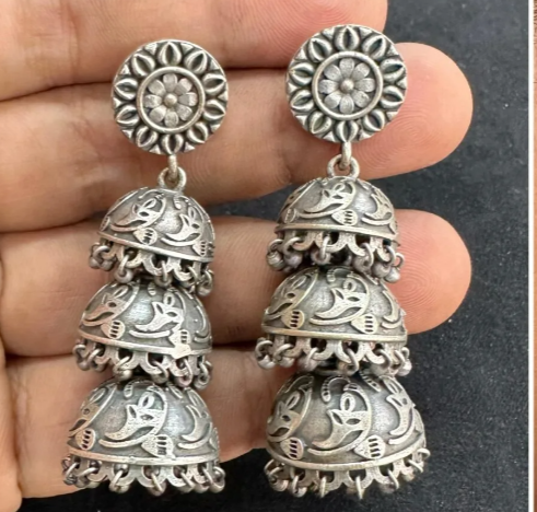 पुष्पलता झुमके - Pushpalata Zumke