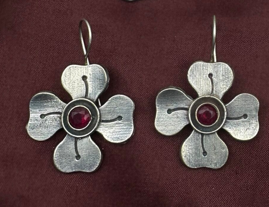 जास्वंद बुगडी - Jaswand Clip-on Bugadi cum Hoops