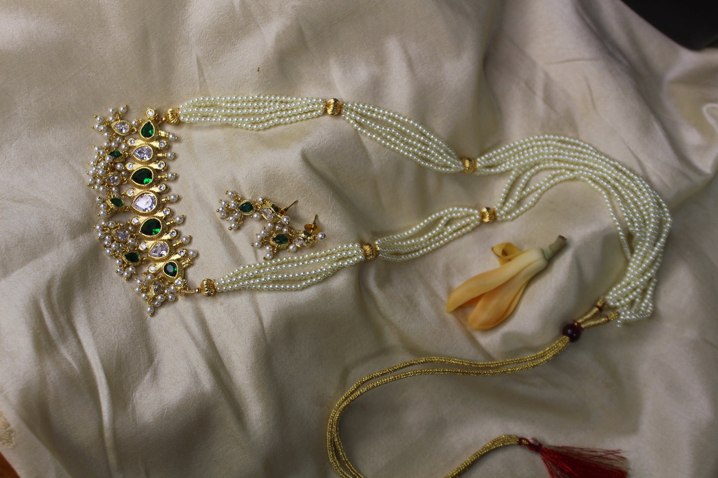 पाचू व श्वेतरत्न तन्मणी - Pachu- Shwetratna Tanmani (7 Stones)