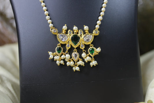 पाचू-श्वेतरत्न तन्मणी - Pachu-Shwetratna Tanmani (3 Stones)