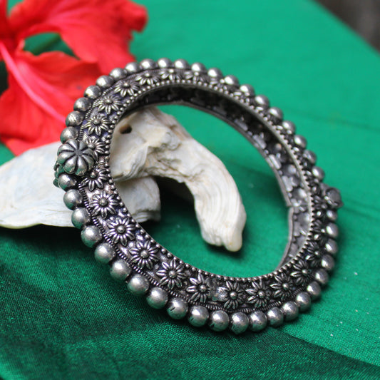 फूल तोडे (Phool Tode)