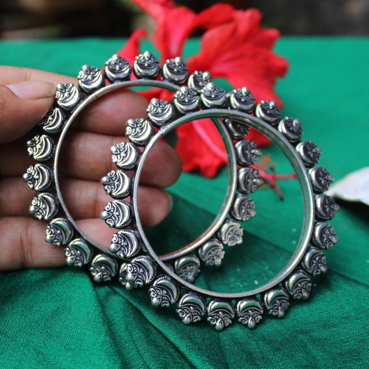 चंद्रकोर तोडे (Chandrakor Tode)