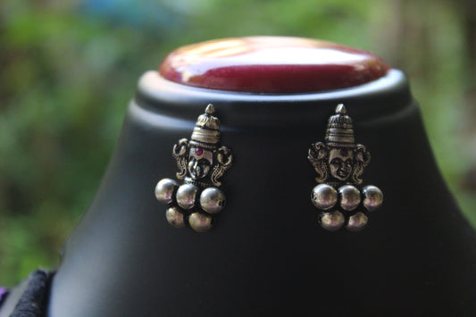 नर्तकी वज्रटीक + कानातले - Nartaki Vajrateek + Earrings