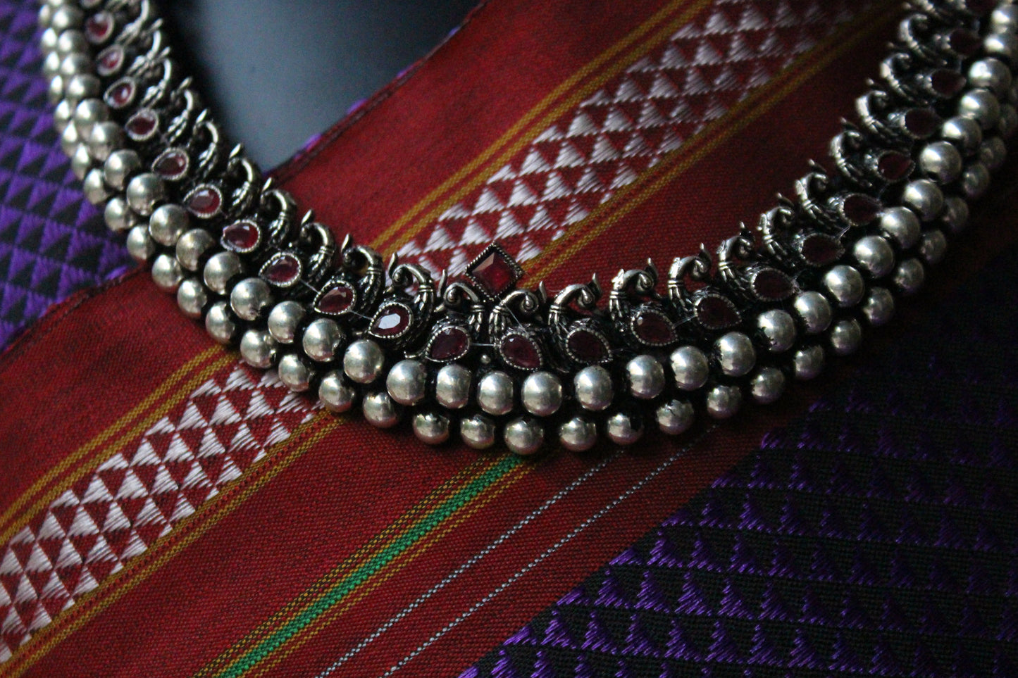 मयूर वज्रटीक + कानातले - Mayur Vajrateek + Earrings
