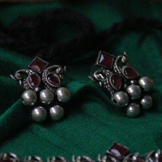 मयूर वज्रटीक + कानातले - Mayur Vajrateek + Earrings