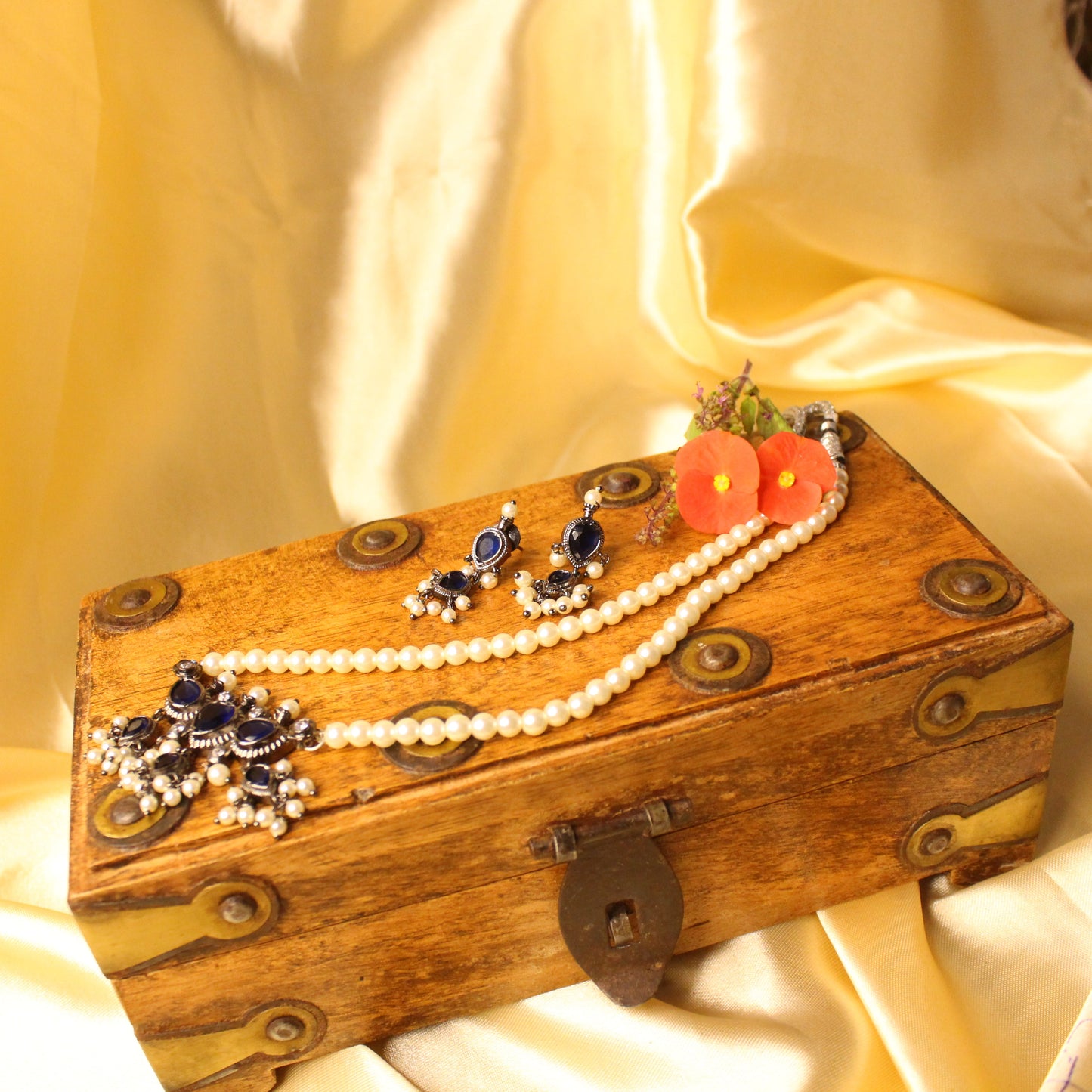नीलमरत्न तन्मणी - Neelamratna Tanmani (3 Stones)