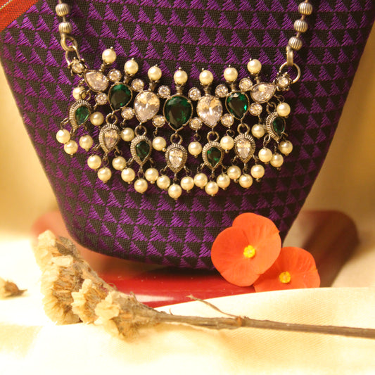 पाचू व श्वेतरत्न तन्मणी - Pachu-Shwetratna Tanmani (7 Stones)