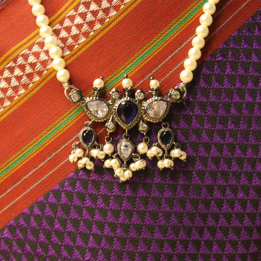 नीलम - श्वेतरत्न पुणेरी तन्मणी- Neelam-Shwetratna Tanmani (3 Stones)