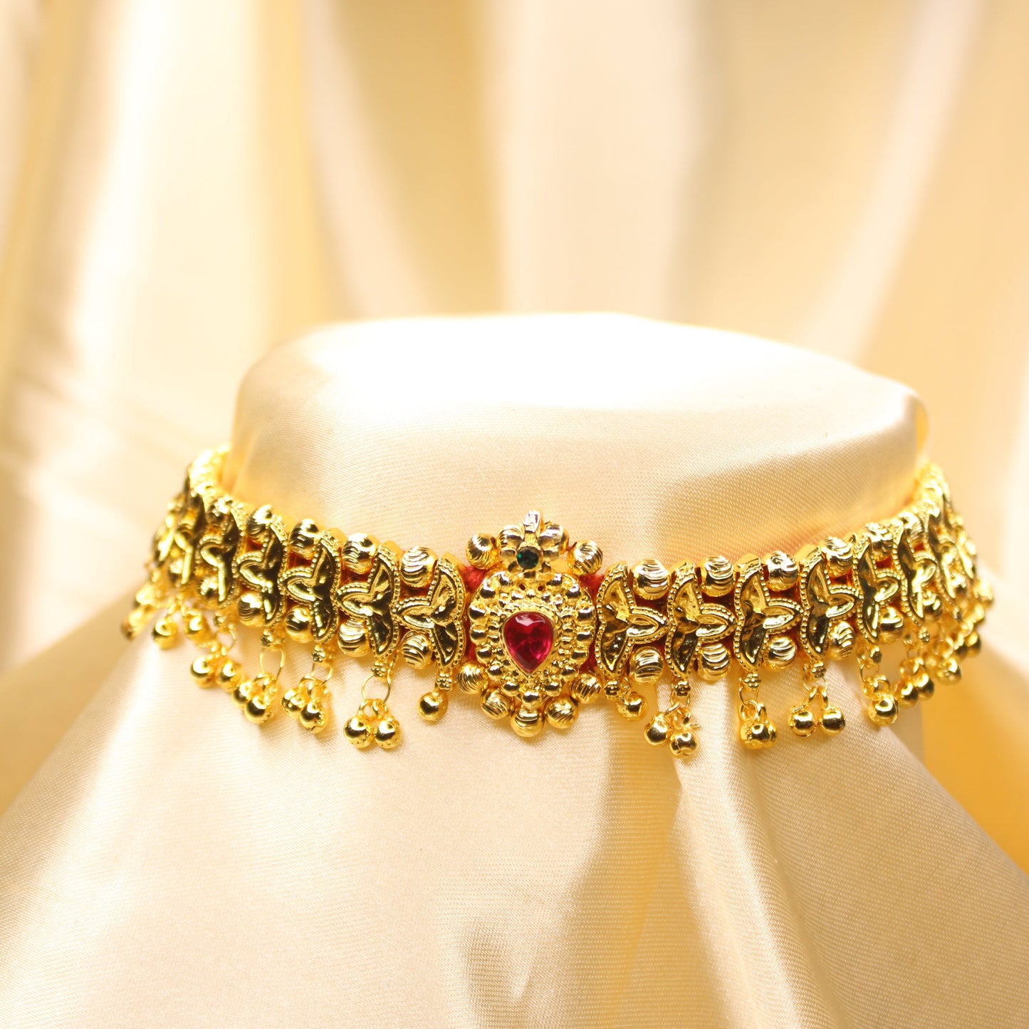 बेलपानटिक– Belpantik With Pendant