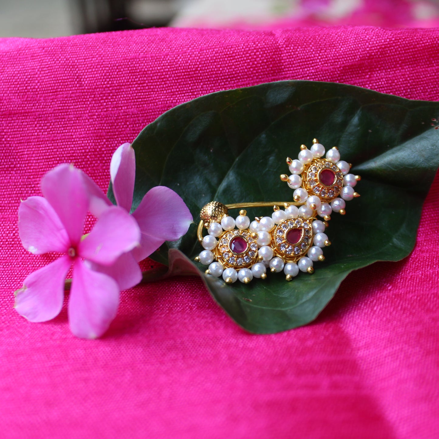 कारवारी नथ ( Moti Karwari Nath)