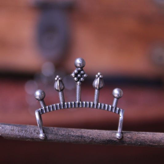 कान - Kaan (Ear Clip)