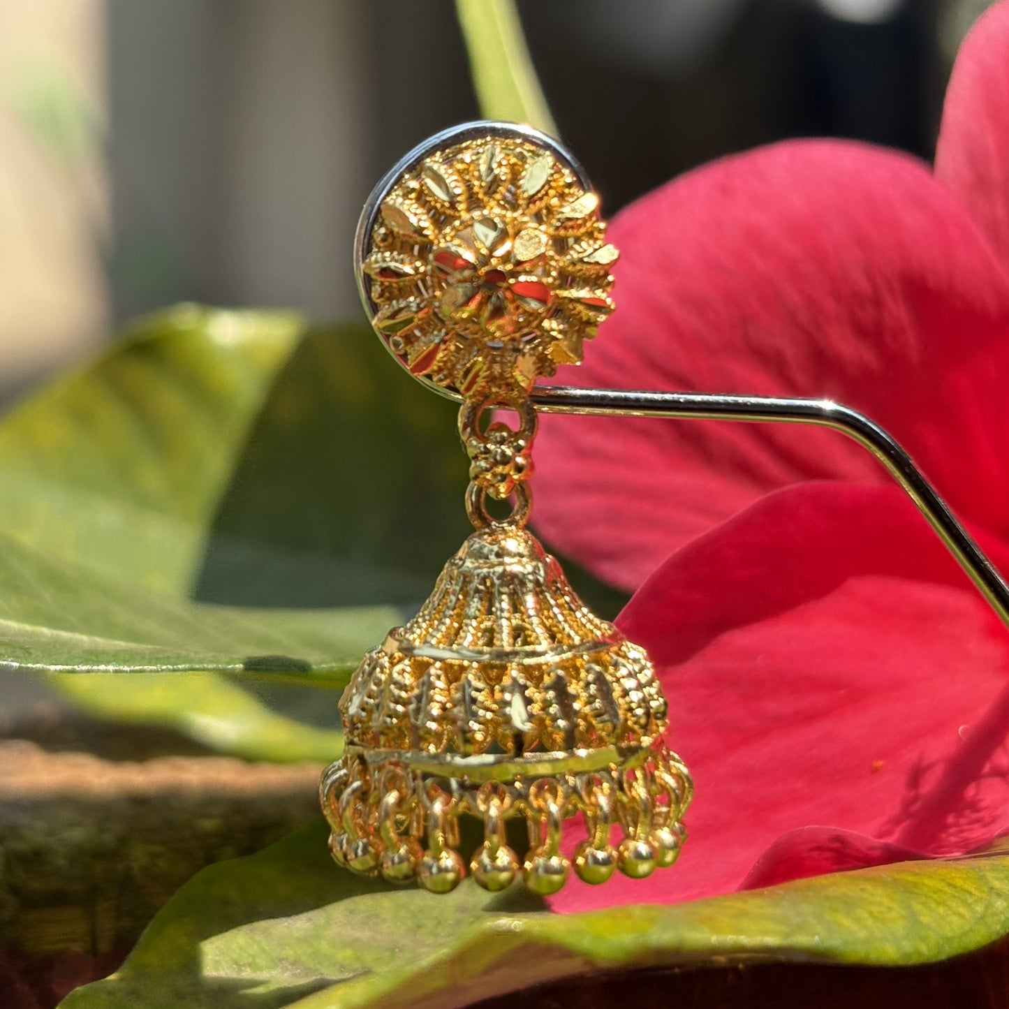 कुसुम सोनेरी झुमके- Kusum Soneri Zumke