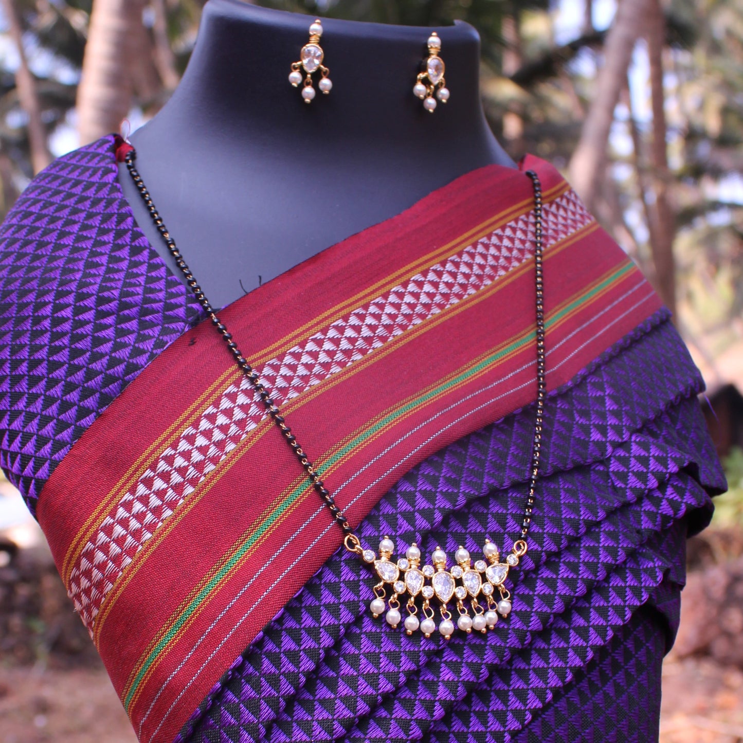 तन्मणी मंगळसूत्र - Tanmani Mangalsutra (White)