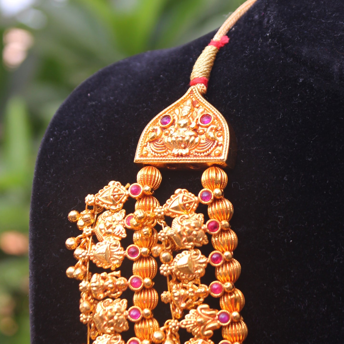 कोल्हापुरी साज -(Swamini Gheru Kolhapuri Saaj)