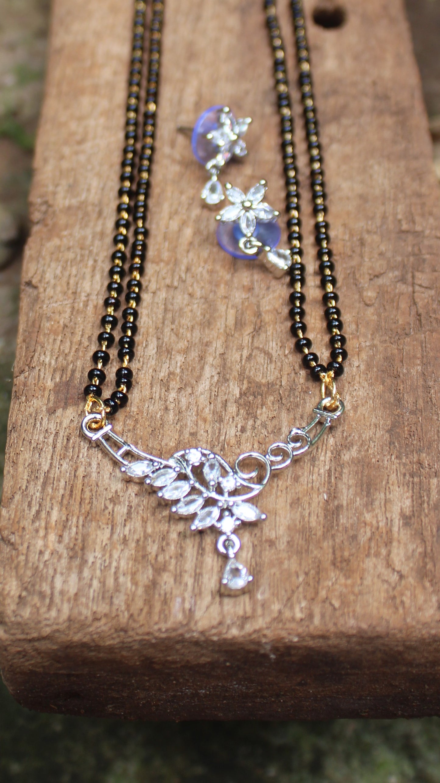 मंगळसूत्र - Mohini Leaf Drop Mangalsutra