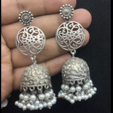 राजनंदिनी झुमके - Rajnandini Zumke