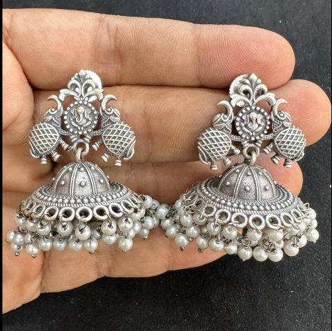 गजलतिका झुमके - Gajlatika Zumke