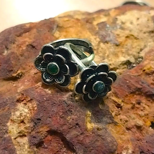 फूल - Phool Green Stone Toe Ring