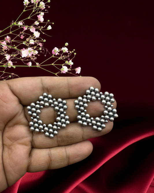 कुडी कानातले - Kudi Kanatle