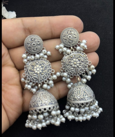 राजनंदिनी झुमके - Rajnandini Zumke