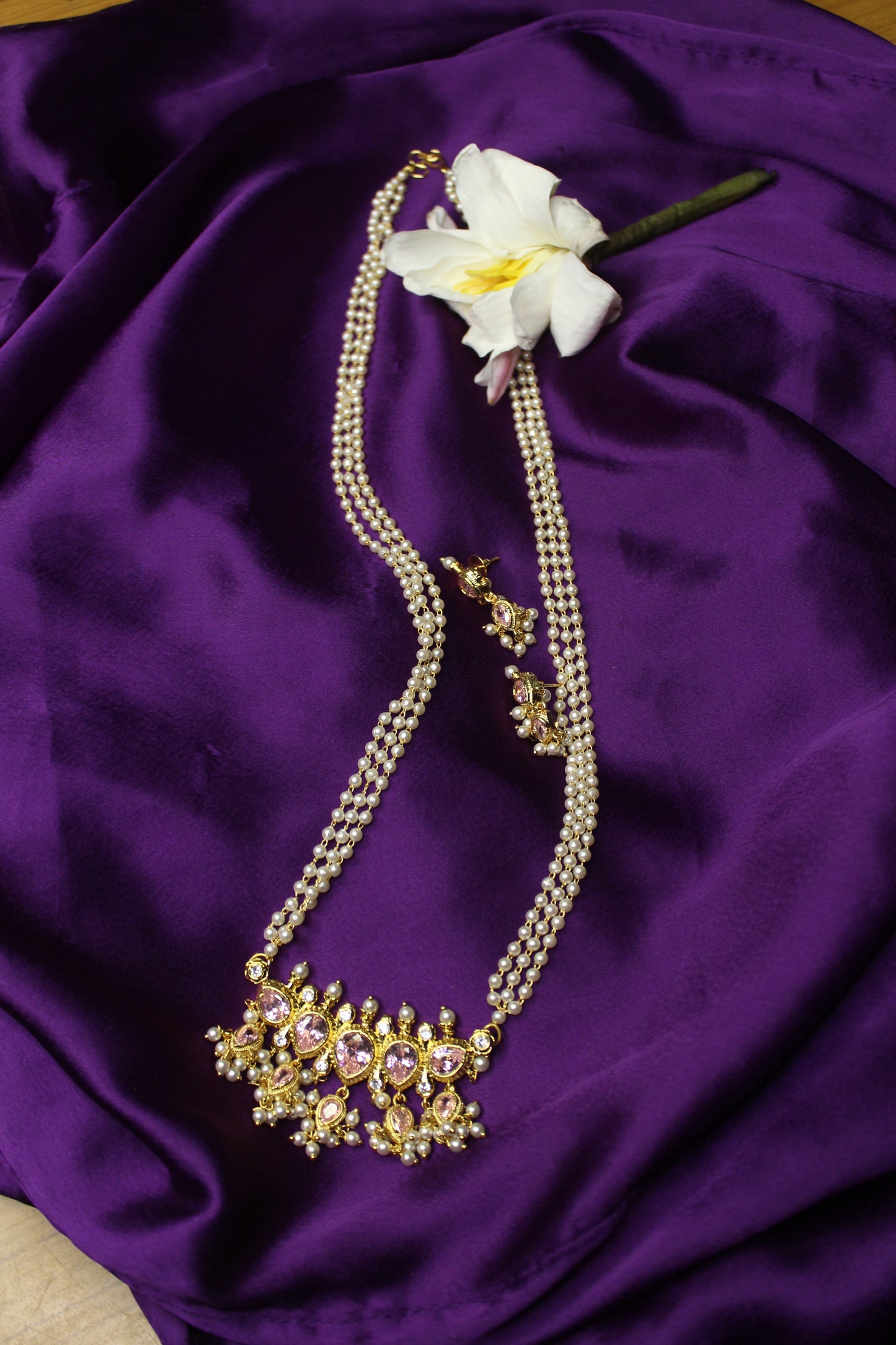 गुलाबी तन्मणी - Gulabi Tanmani (5 Stones)