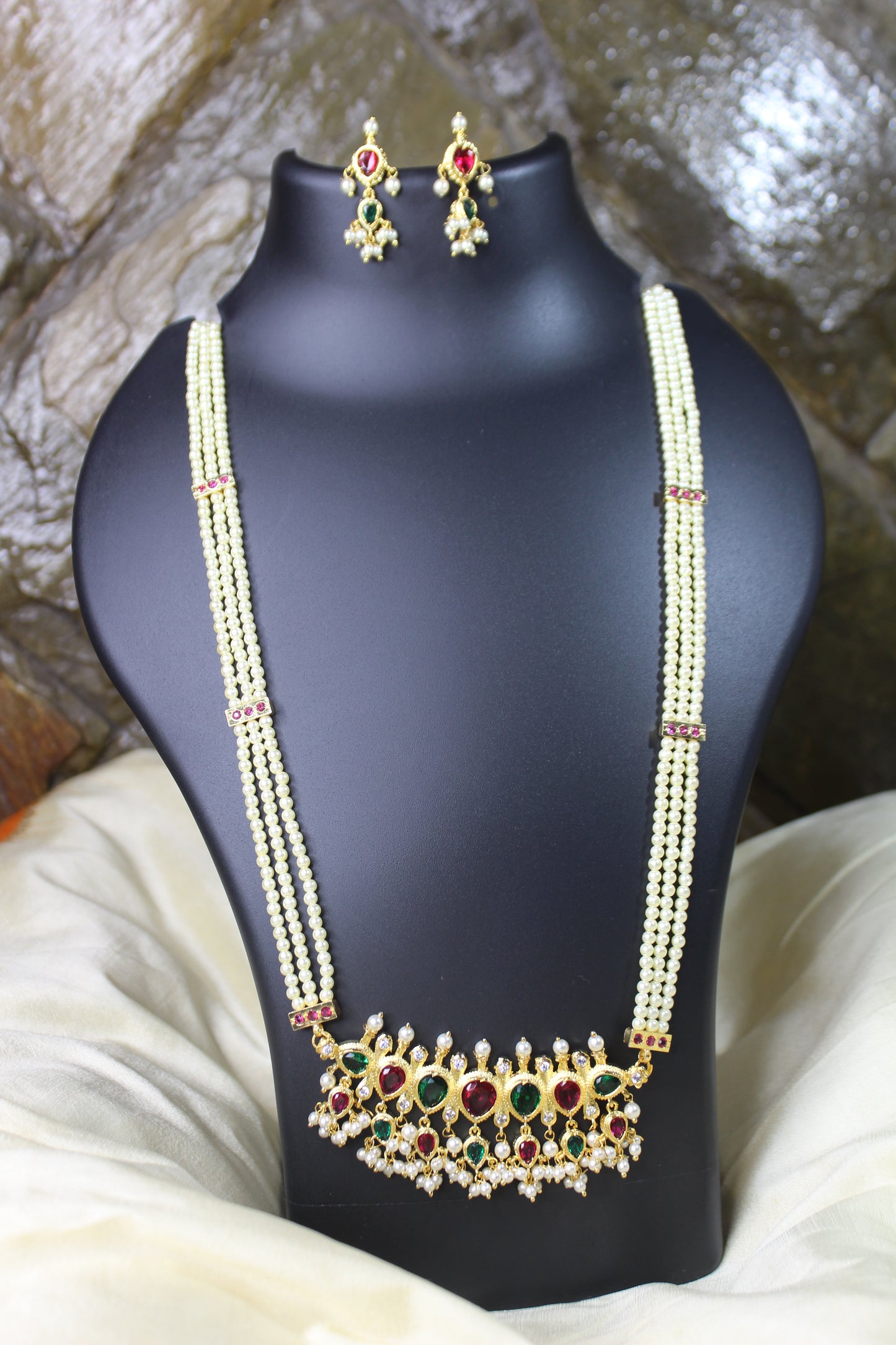 पाचू- माणिकरत्न तन्मणी - Pachu-Manikratna Tanmani (7 Stones)