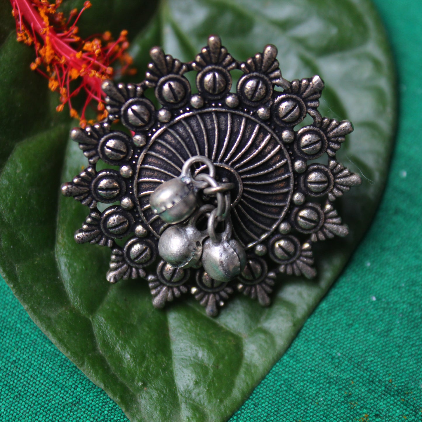 घुंगरू फुलाची अंगठी - Finger Ring (Flower)