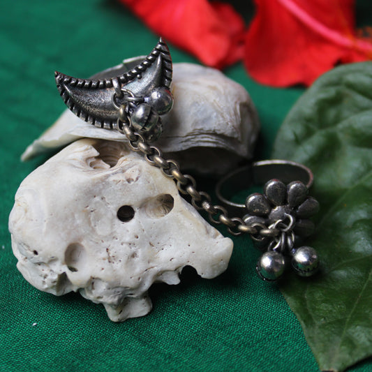 अंगठी चंद्रकोर -फुल - Finger Ring (Chandrakor Flower)
