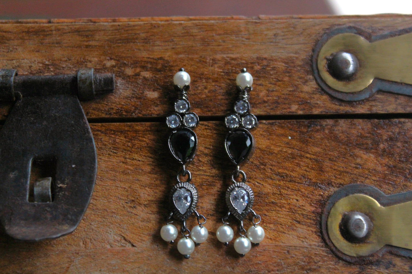 काळा -श्वेतरत्न तन्मणी - Kala-Shwetratna Tanmani (7 Stones)