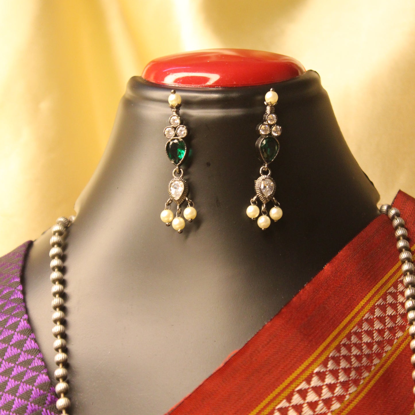 पाचू व श्वेतरत्न  तन्मणी - Pachu-Shwetratna Tanmani (7 Stones)