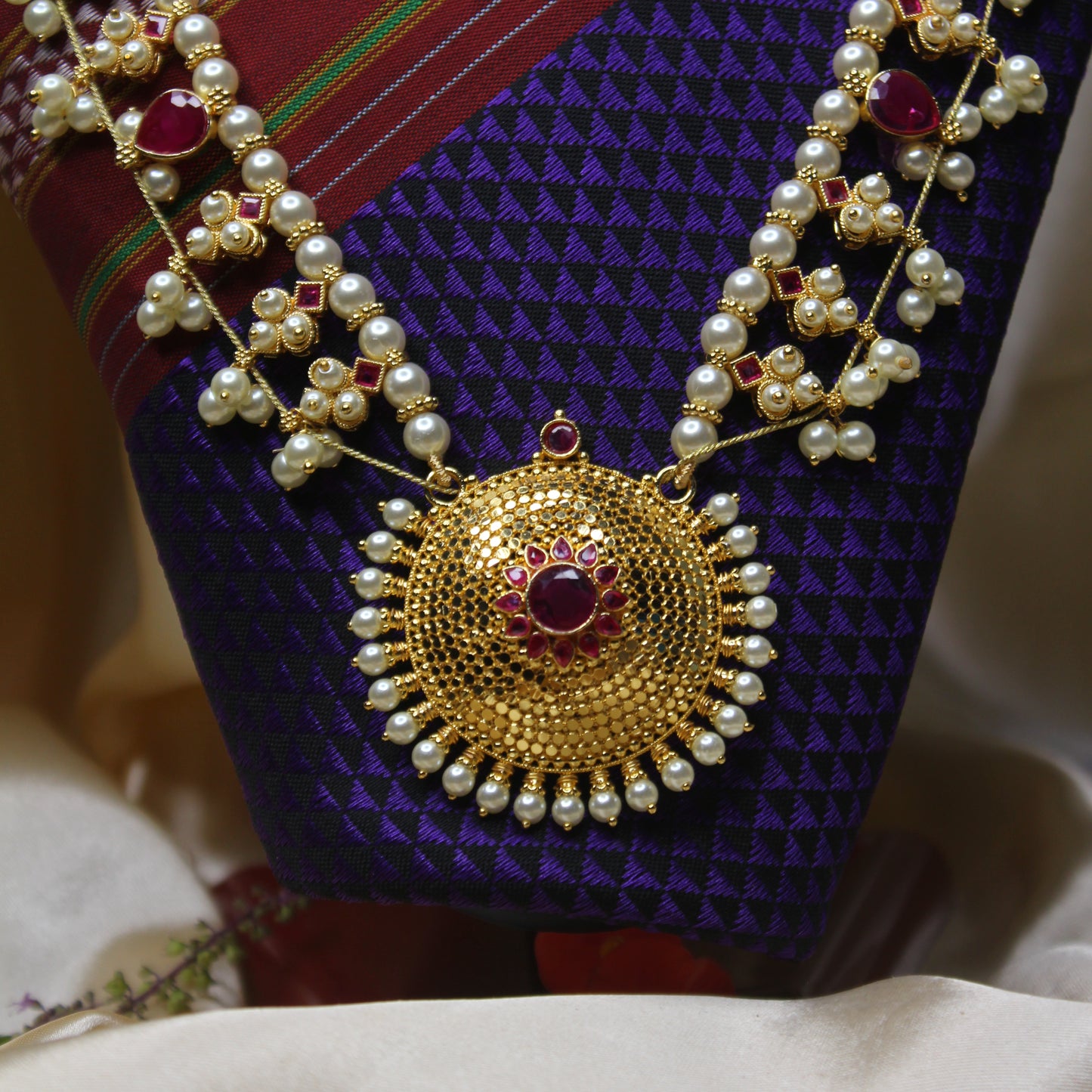 कोल्हापुरी साज -(Ekta Moti Kolhapuri Saaj (24 inches))