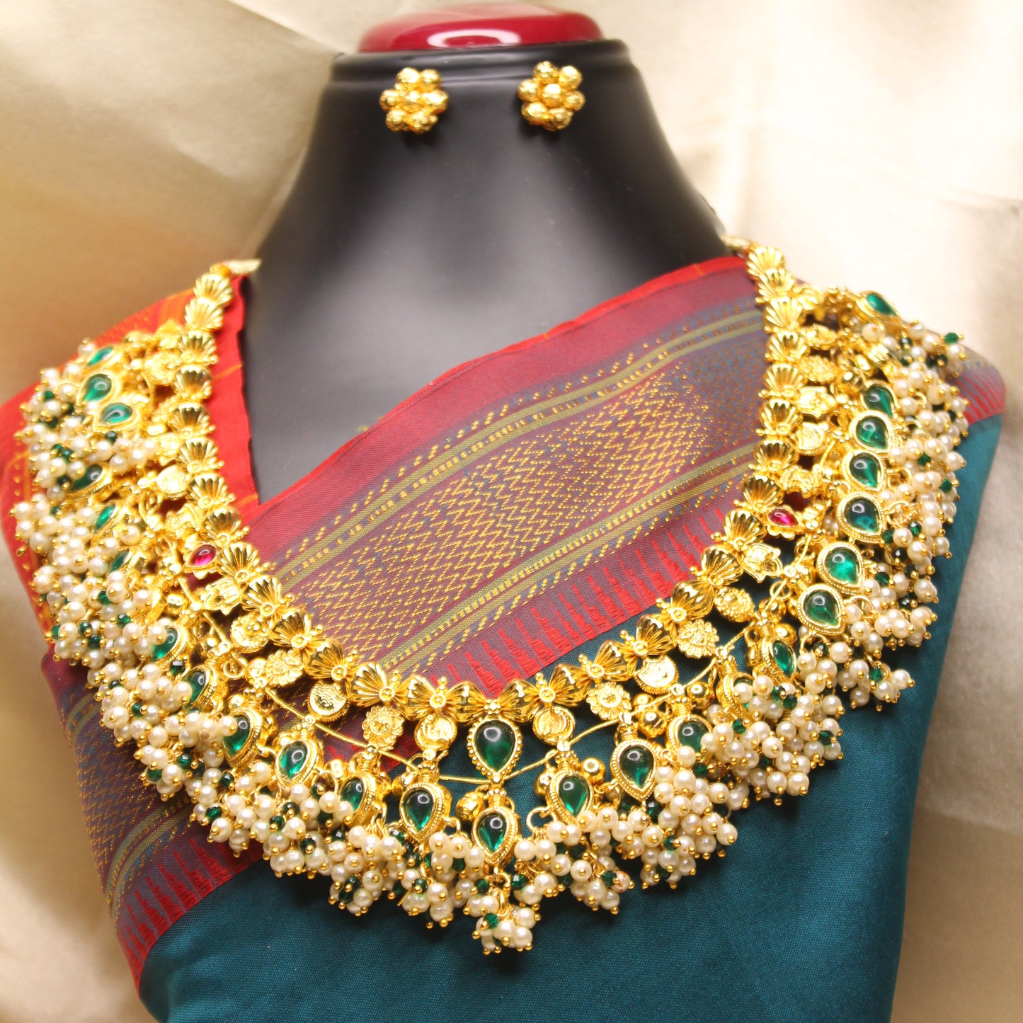 कोल्हापुरी साज -(Panadi Green Kolhapuri Saaj)