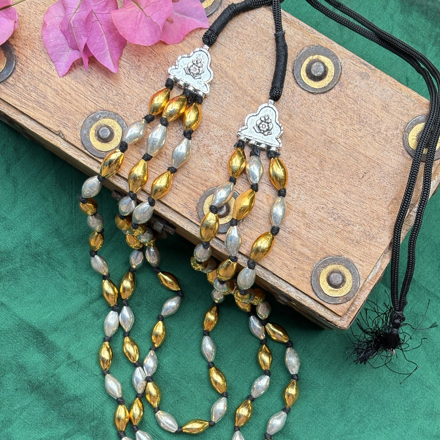 तीन पदरी बोरमाळ लांबट मणी - Bormaal Lambde Mani - 3 Layered