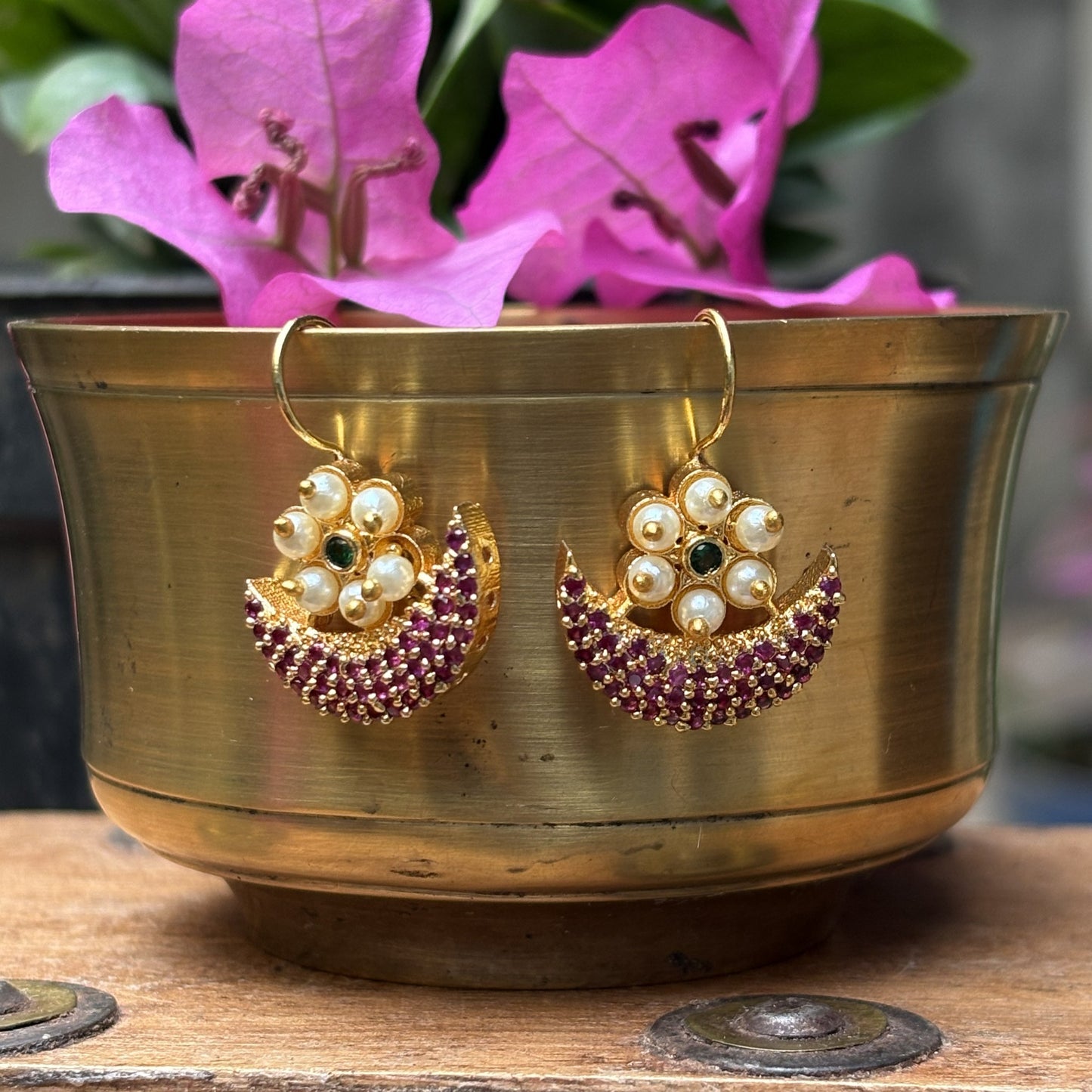 चापाची बुगडी - Chandrakor Moti Kudi Bugadi