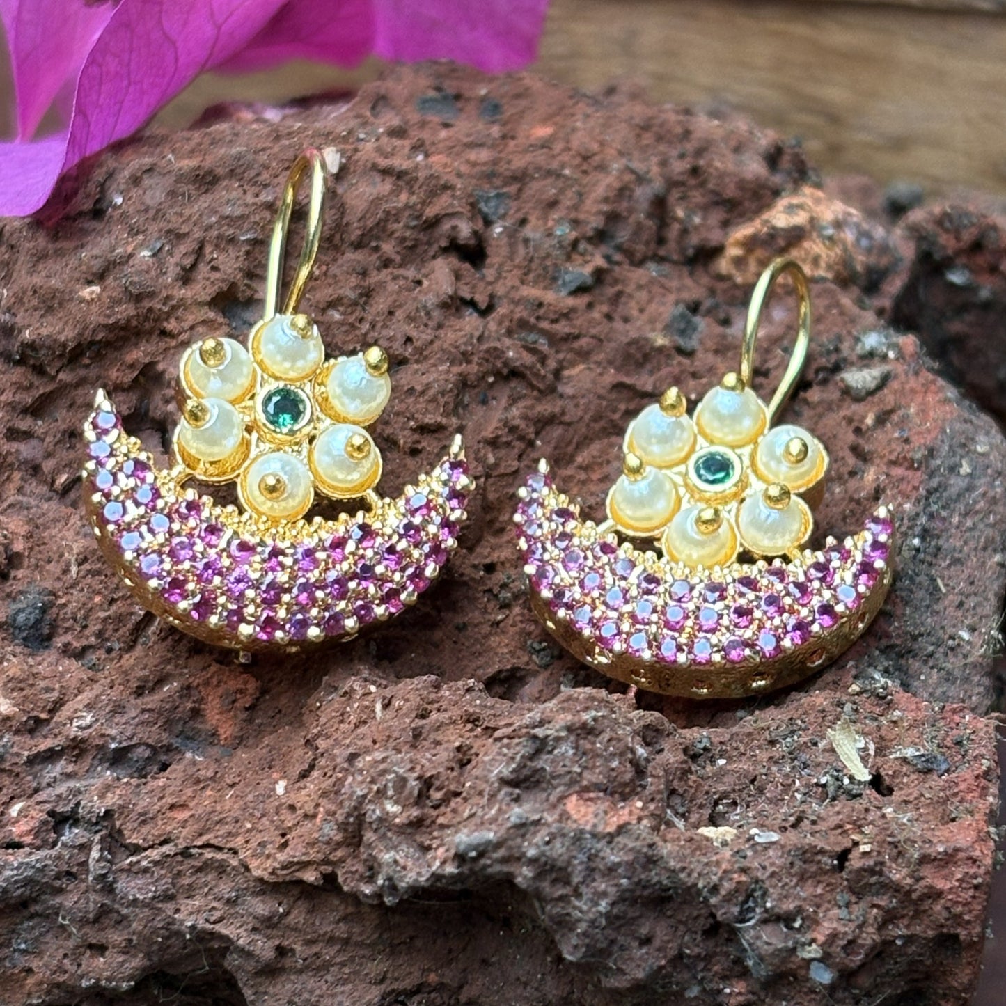 चापाची बुगडी - Chandrakor Moti Kudi Bugadi