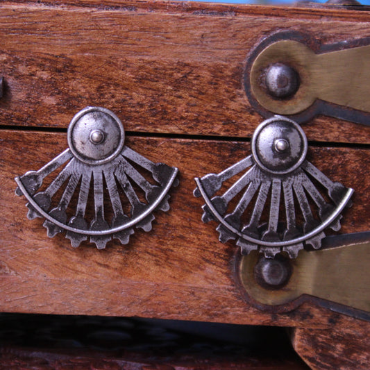 पंखा कानातले - Fan-Styled Kanatle