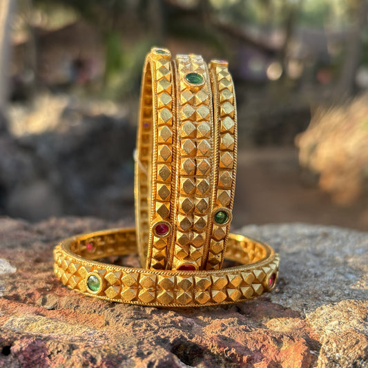 अष्टपैलू - Ashtapailu Bangles