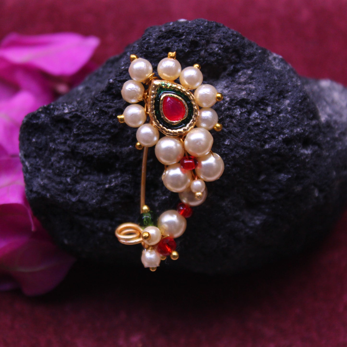 मोत्याची कुंदन ब्राम्हणी नथ ( Motyachi Kundan Brahmani Nath)