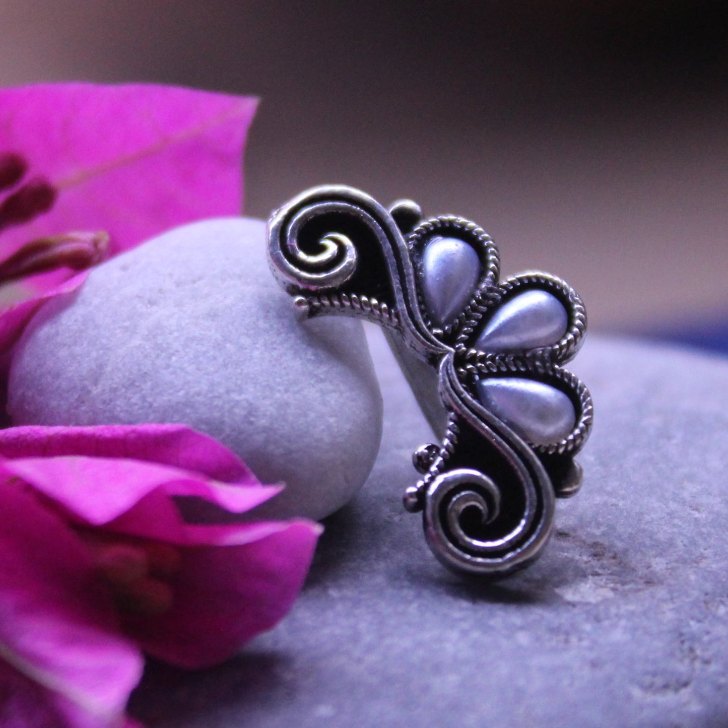 बाणू - Banu Style Nose Pin
