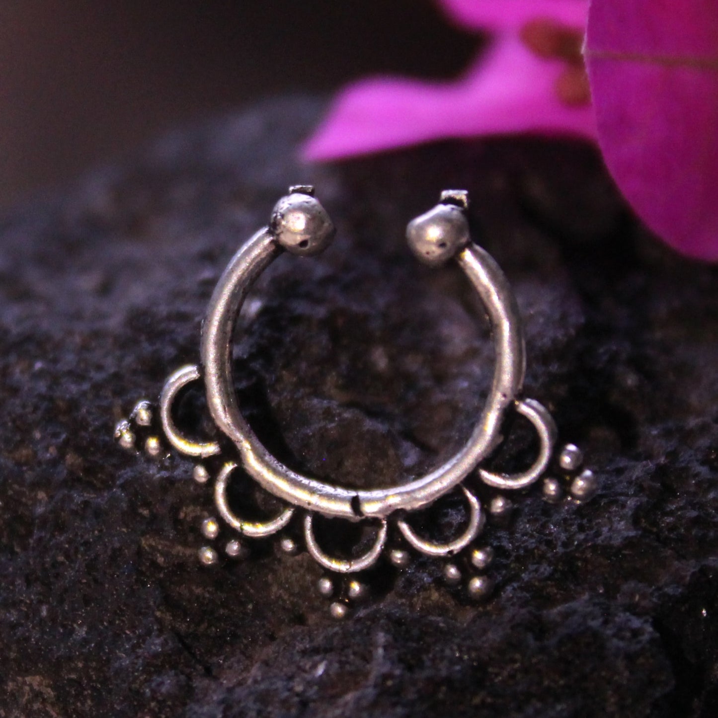 मध्यनथ - Nose Septum