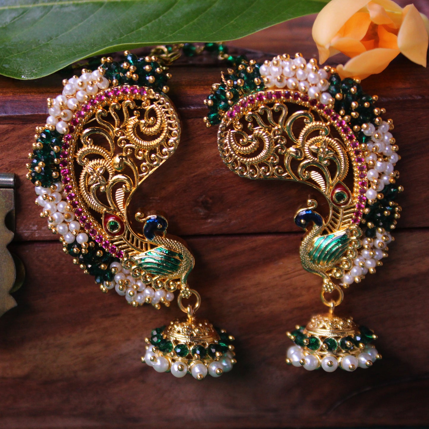 कर्णमयूर कान - KarnaMayur Kaan (Emerald )(Handcrafted)