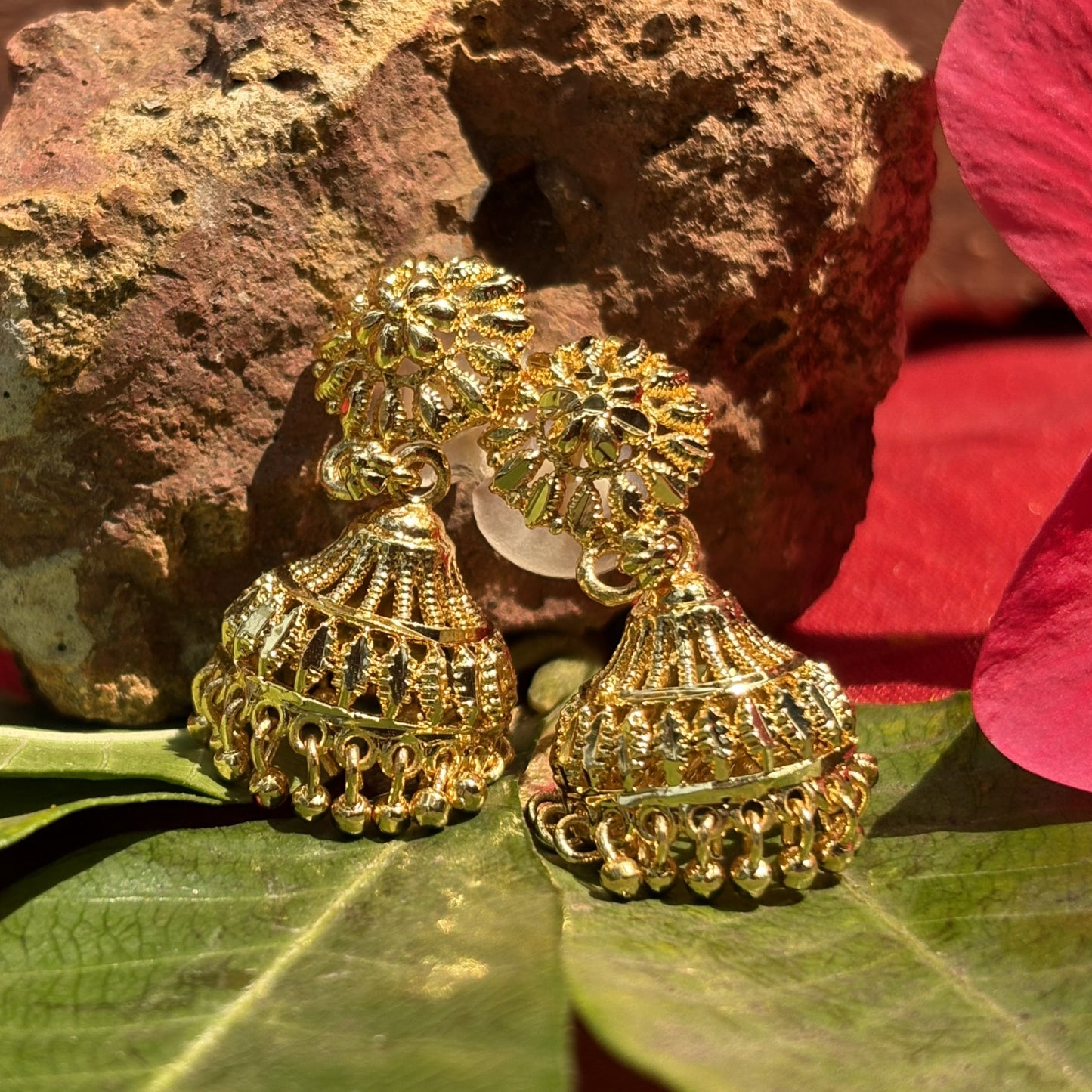 कुसुम सोनेरी झुमके- Kusum Soneri  Zumke