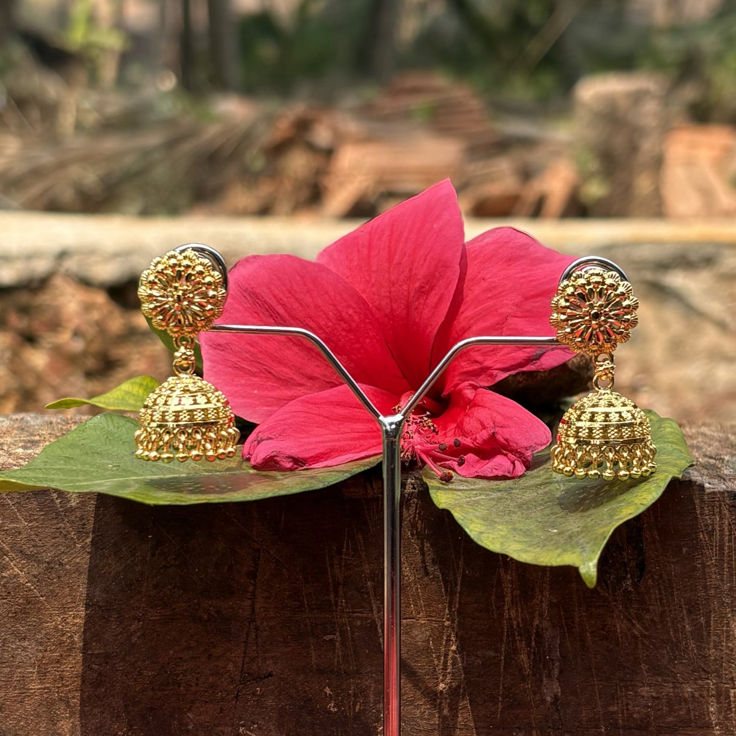 सुमन सोनेरी झुमके- Suman Soneri  Zumke