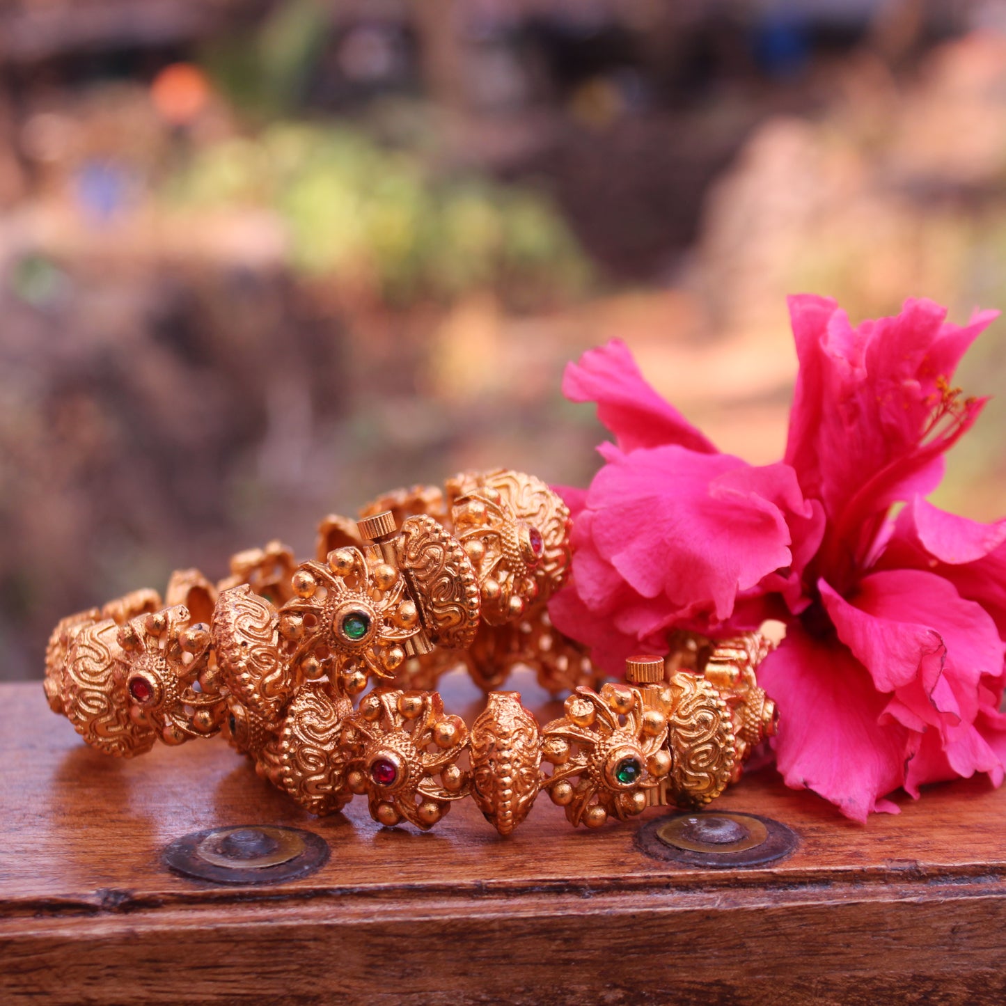 घेरू कंगन - Gheru Kangan