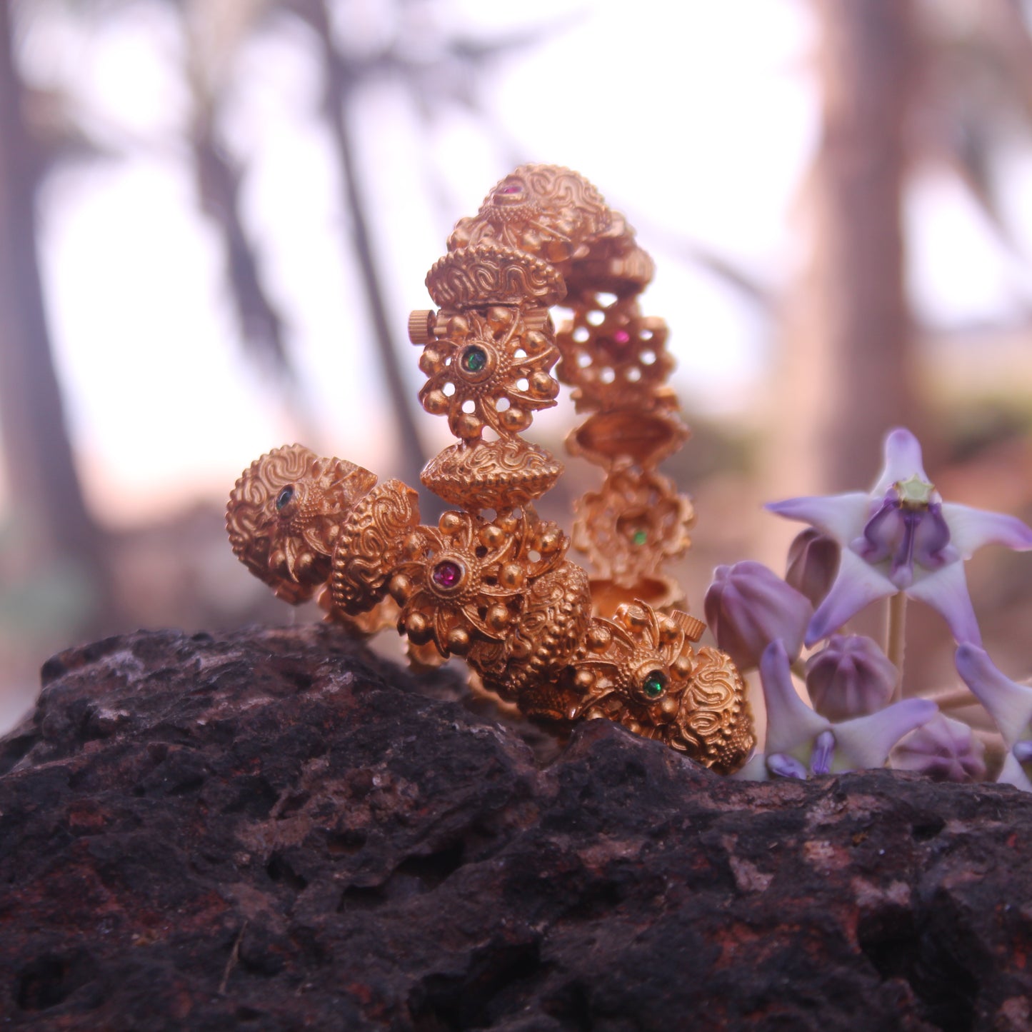 घेरू कंगन - Gheru Kangan