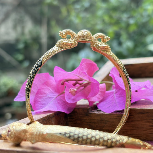 मयूरमुख तोडे - Mayurmukh Tode