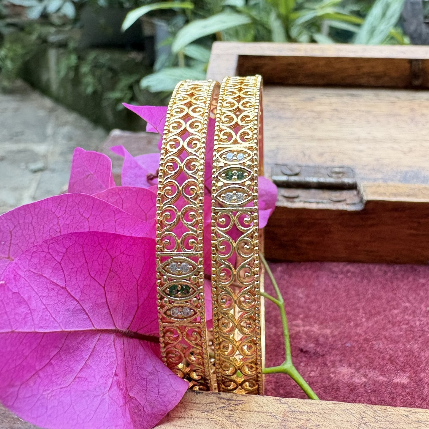 बांगड्या  - Bangles (Set of 2)