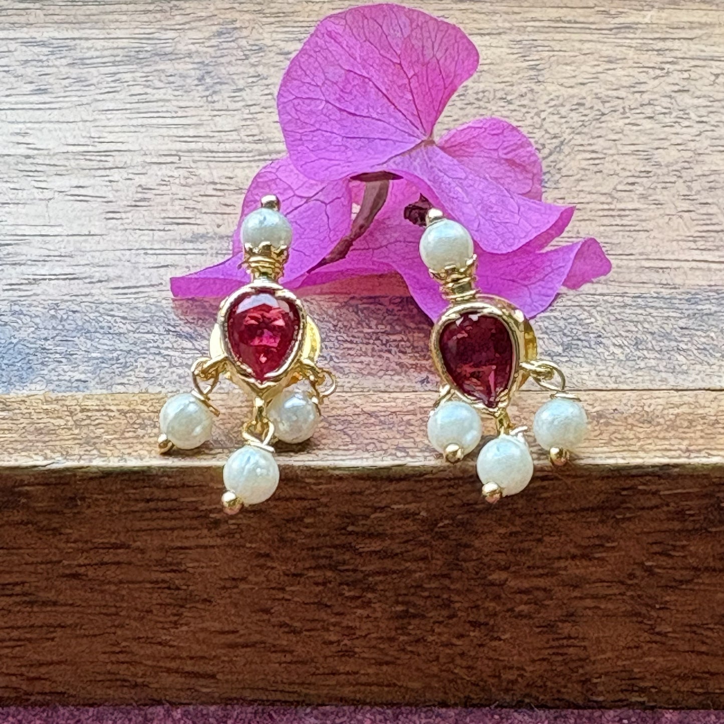 तन्मणी मंगळसूत्र  - Tanmani Mangalsutra (Ruby Pink)