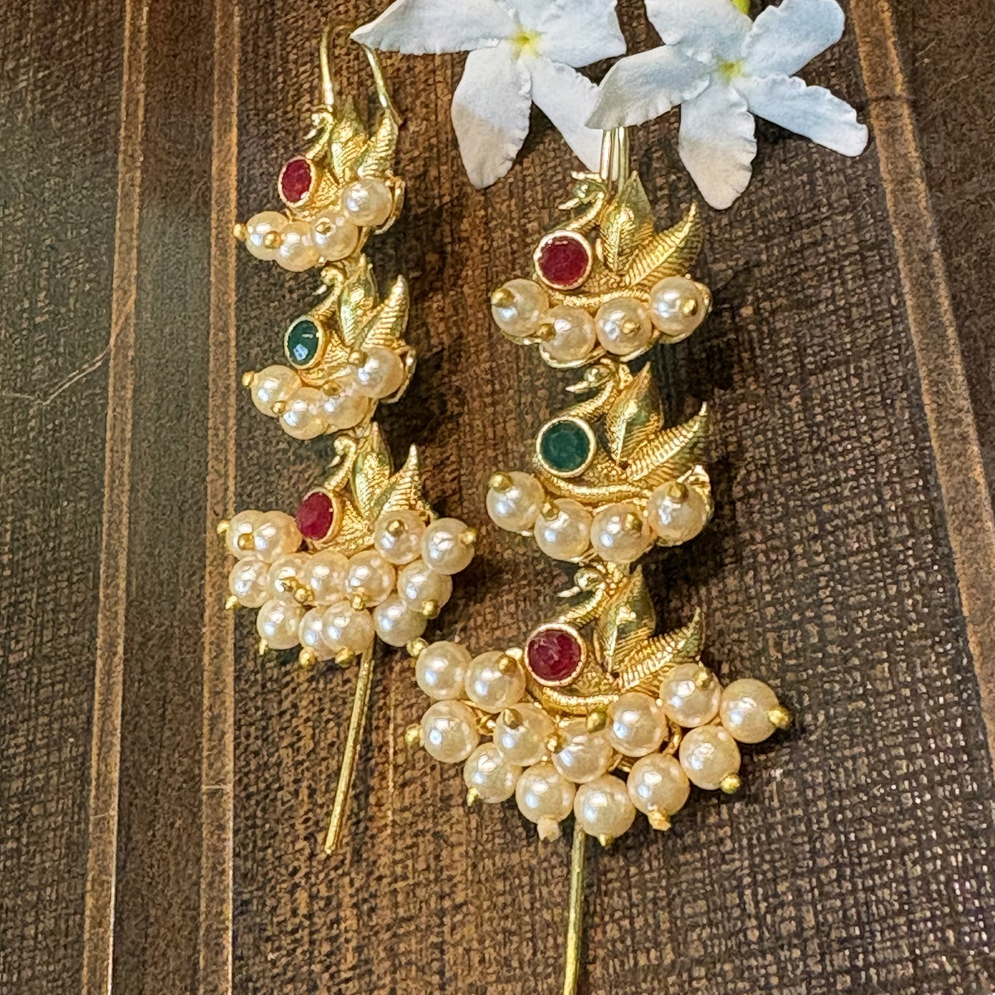मयूरपंख बुगडी - Morpankh Clip-on Ear Cuff