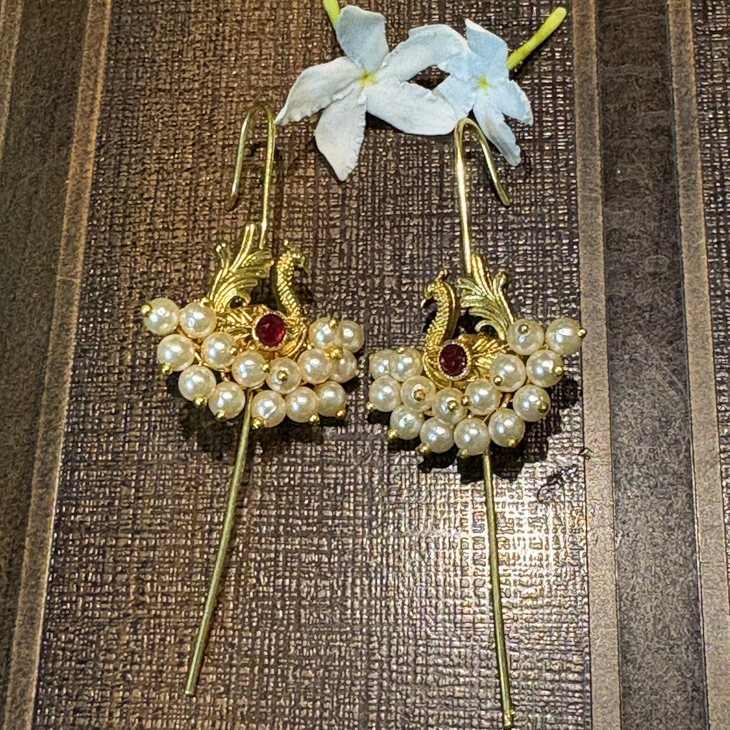 चापाची बुगडी - Morika Clip-on Ear Cuff